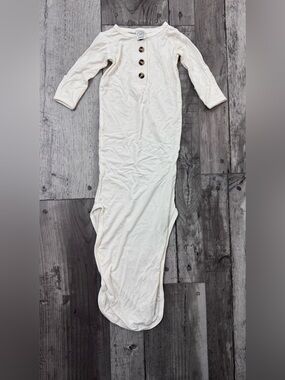 Lou Lou and Company Newborn Knotted Sleep Gown White NWOT Unworn